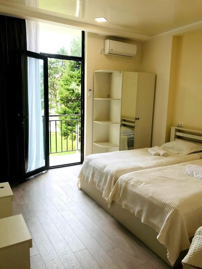 Gurya Hotell Kobuleti Exteriör bild